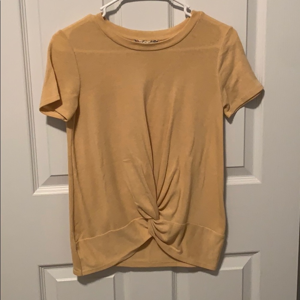 Short sleeve top